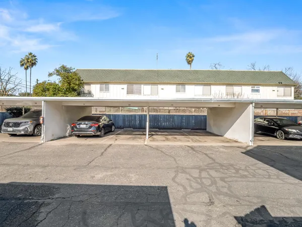 a view of parking area