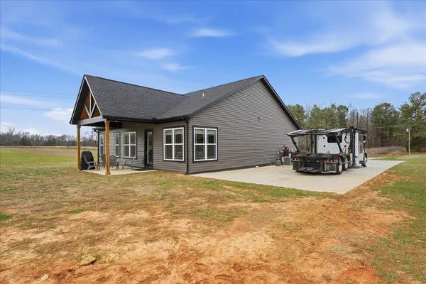 $384,000 | 1637 Smartt Station Road, Morrison, TN 37357