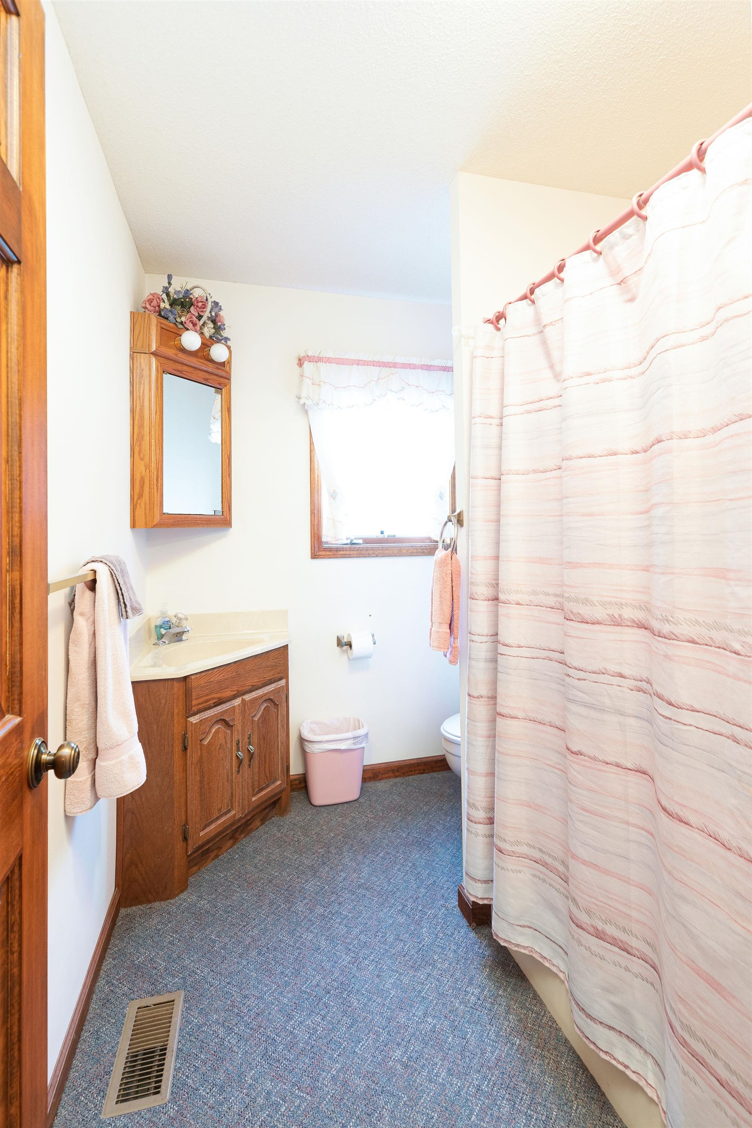 2774 East Markle Road Huntington, IN 46750 - Photo 14 of 29 Gallery Image 14