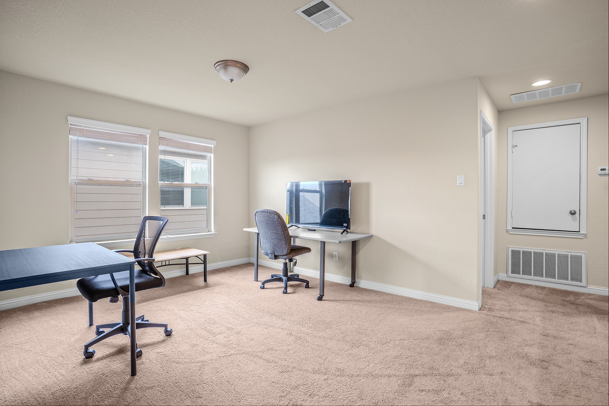 16012 McAloon Way Austin, TX 78728 - Photo 28 of 34 a workspace with furniture and a window