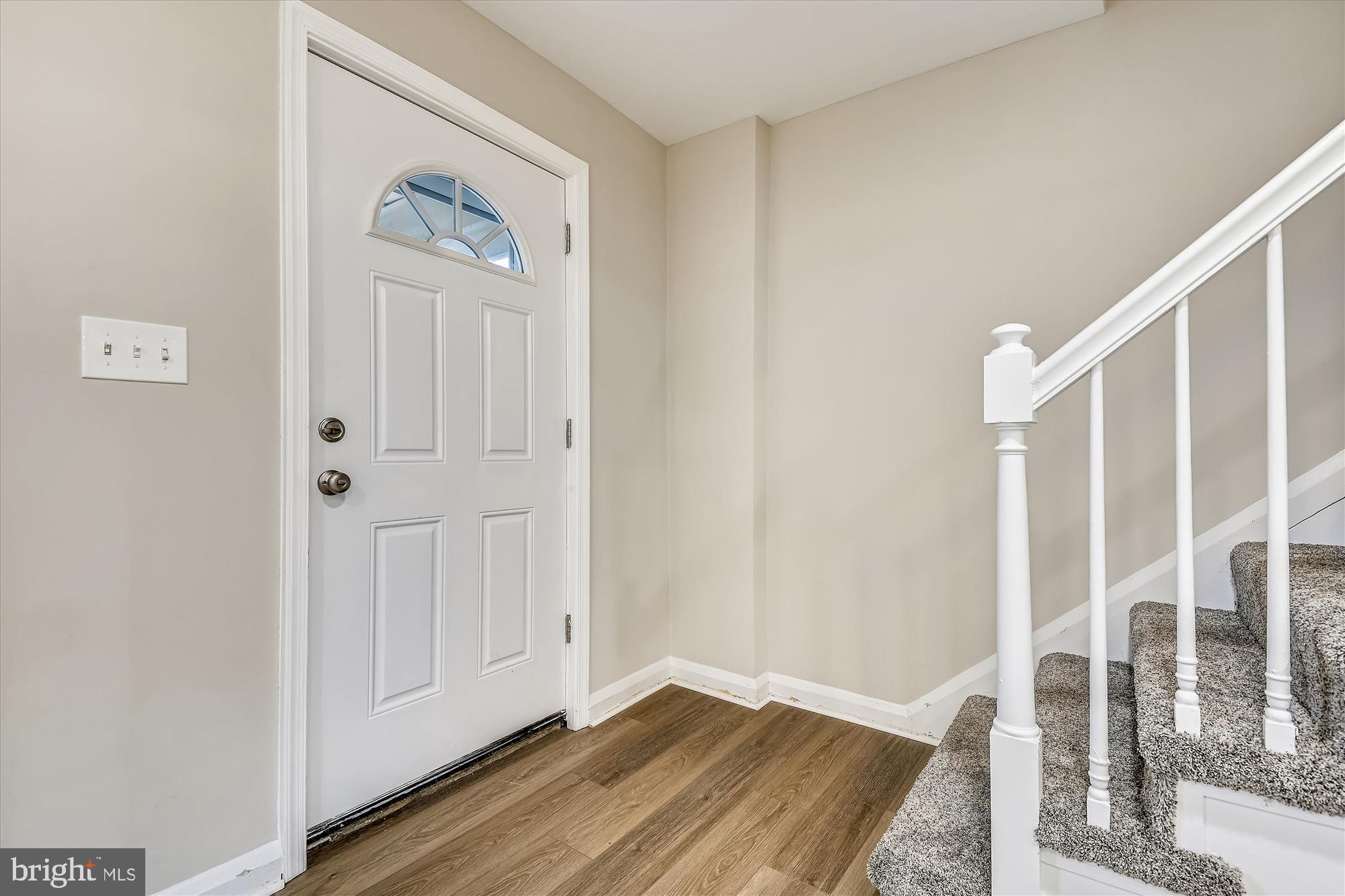 3513 Dunhaven Road Baltimore, MD 21222 - Photo 5 of 29 Front door and steps to second floor
