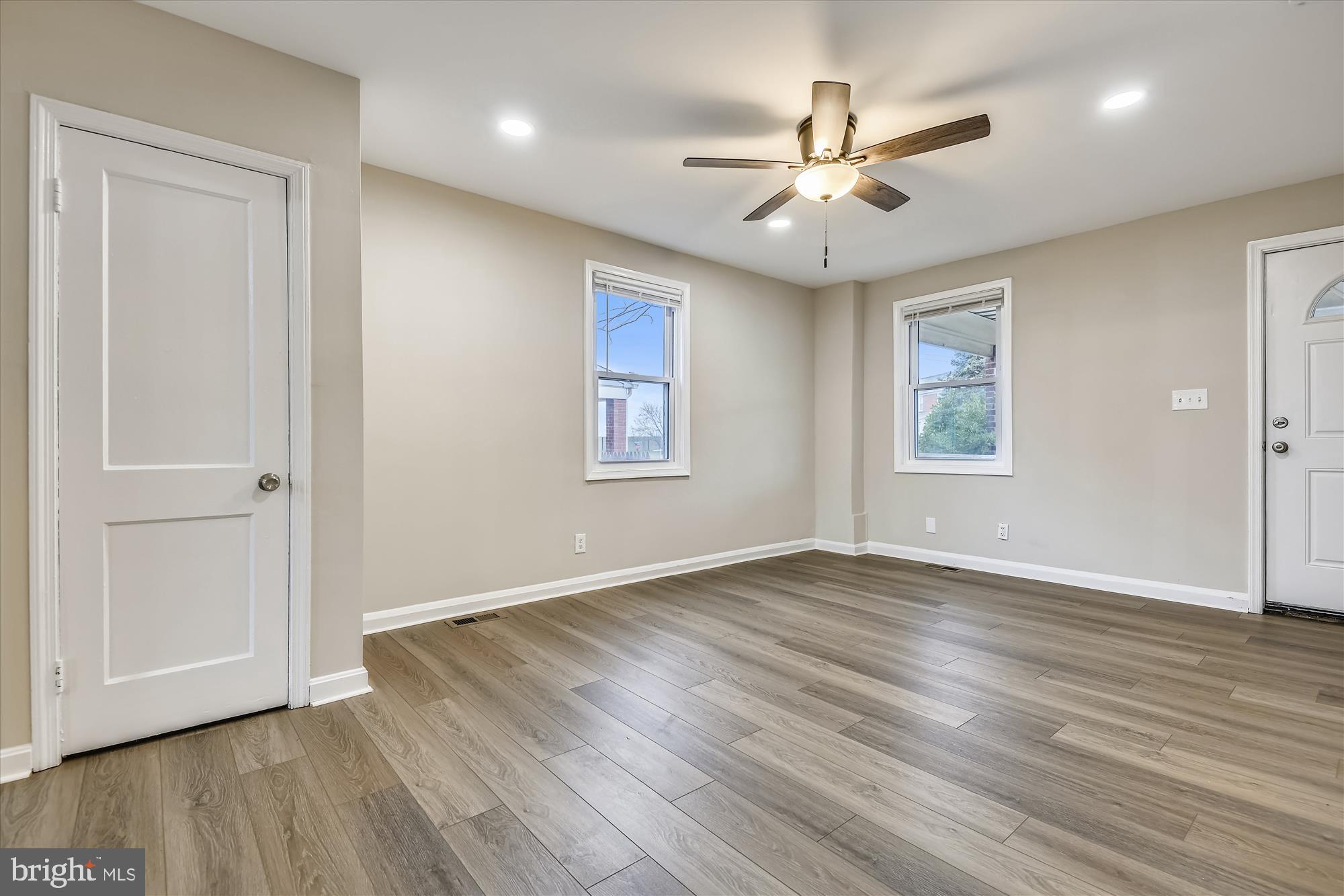 3513 Dunhaven Road Baltimore, MD 21222 - Photo 7 of 29 Great living room with recessed lights