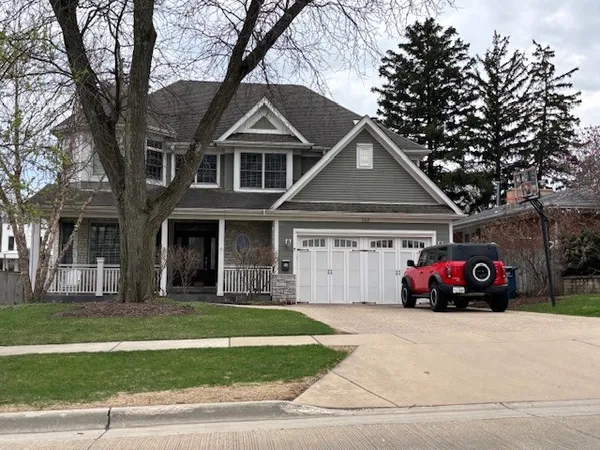 $8,000 | 143 Chicago Avenue, Clarendon Hills, IL 60514