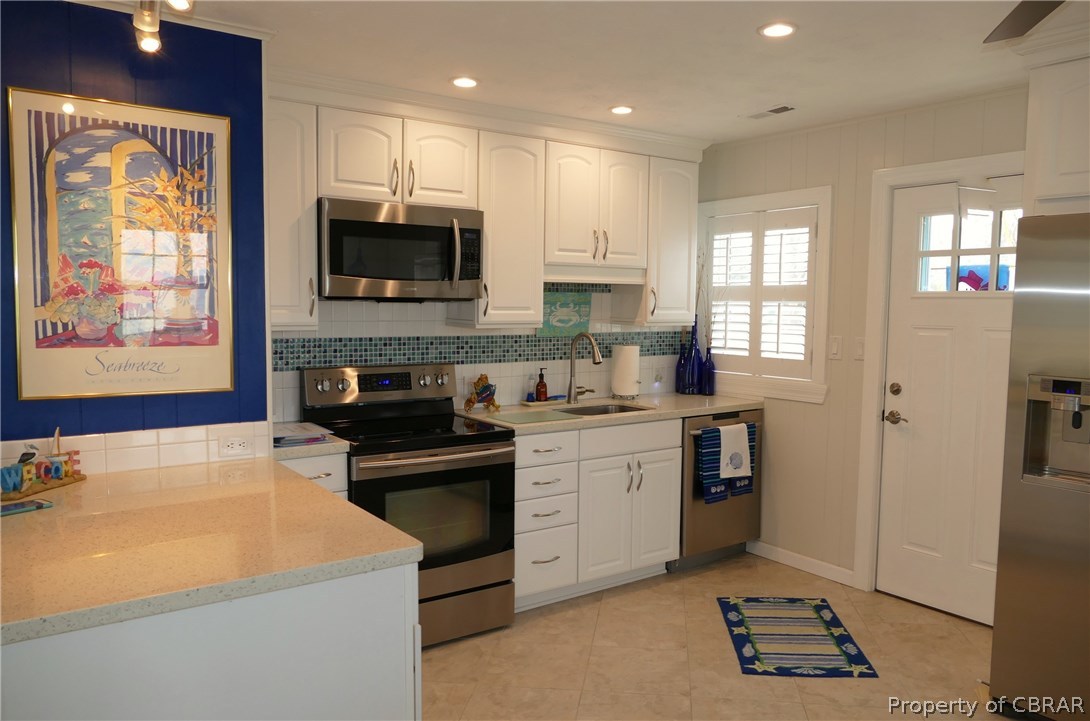 429 Misty Cove Road Cobbs Creek, VA 23035 - Photo 5 of 46