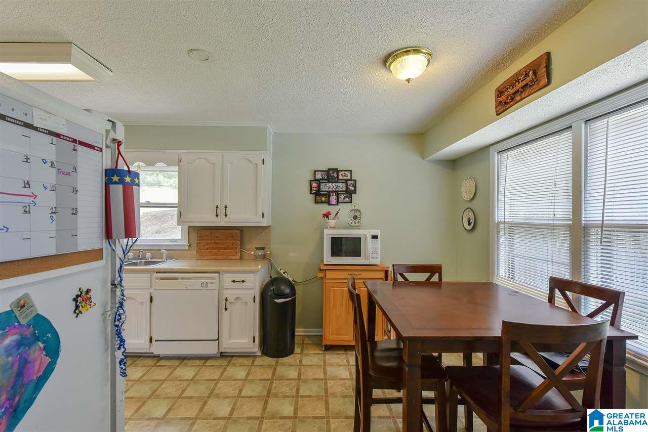 805 Round Hill Road Pelham, AL 35124 - Photo 10 of 40