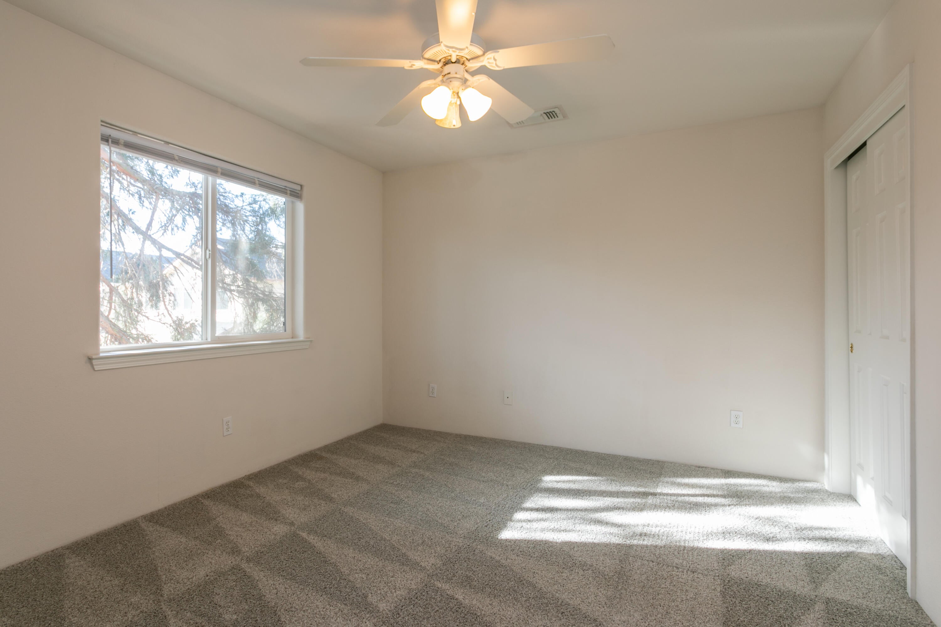 623 Shadow Way Central Point, OR 97502 - Photo 28 of 37 Shadow632-7553