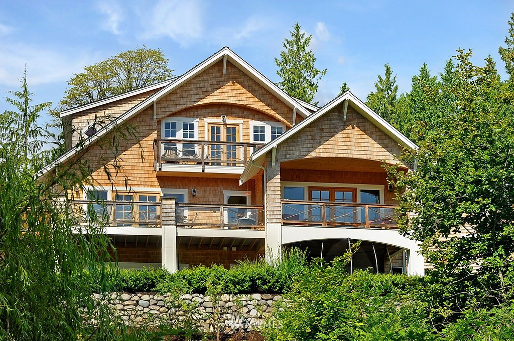 16684 Agate Point Road Northeast Bainbridge Island, WA 98110 - Photo 1 of 25 Gallery Image 1