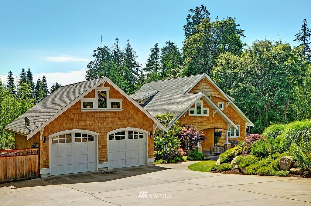 16684 Agate Point Road Northeast Bainbridge Island, WA 98110 - Photo 3 of 25 Gallery Image 3