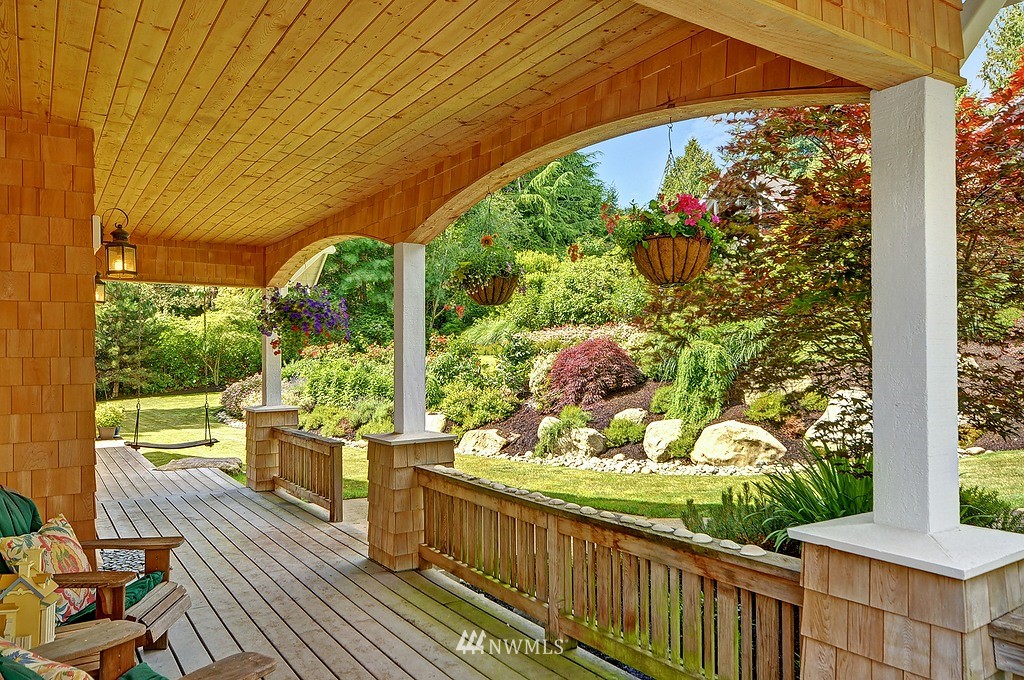 16684 Agate Point Road Northeast Bainbridge Island, WA 98110 - Photo 5 of 25 Gallery Image 5