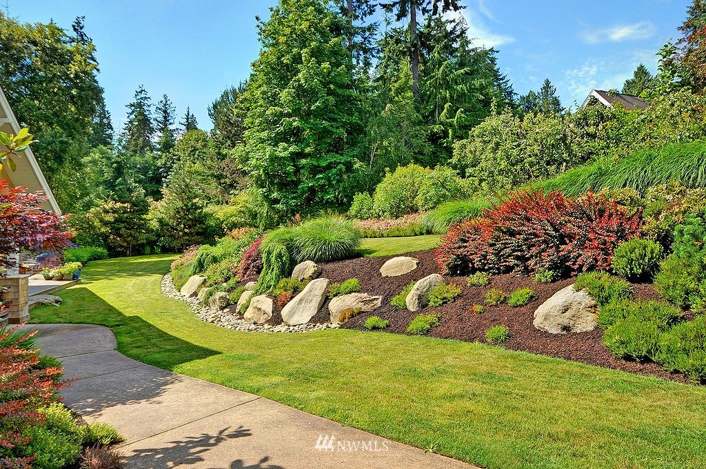 16684 Agate Point Road Northeast Bainbridge Island, WA 98110 - Photo 7 of 25 Gallery Image 7