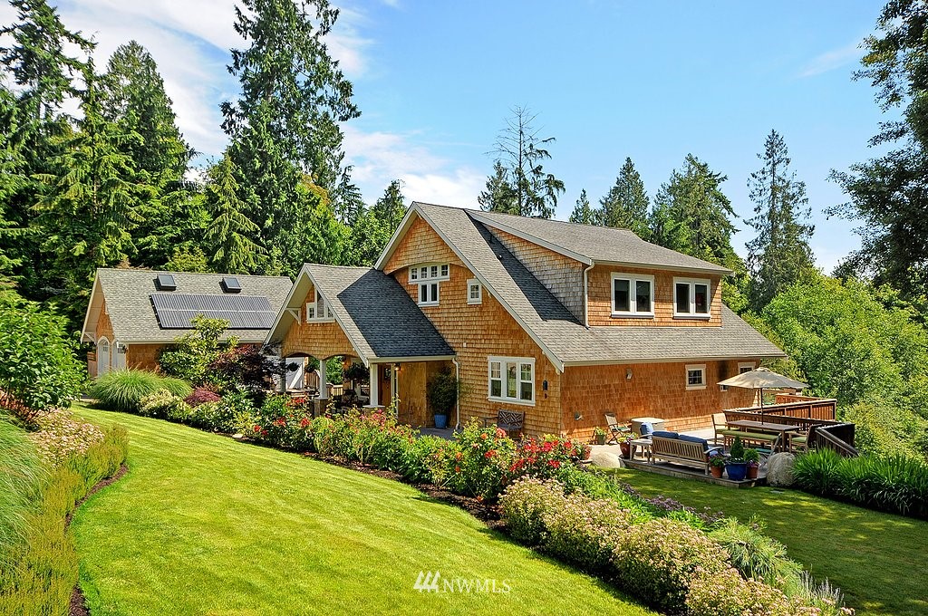 16684 Agate Point Road Northeast Bainbridge Island, WA 98110 - Photo 9 of 25 Gallery Image 9