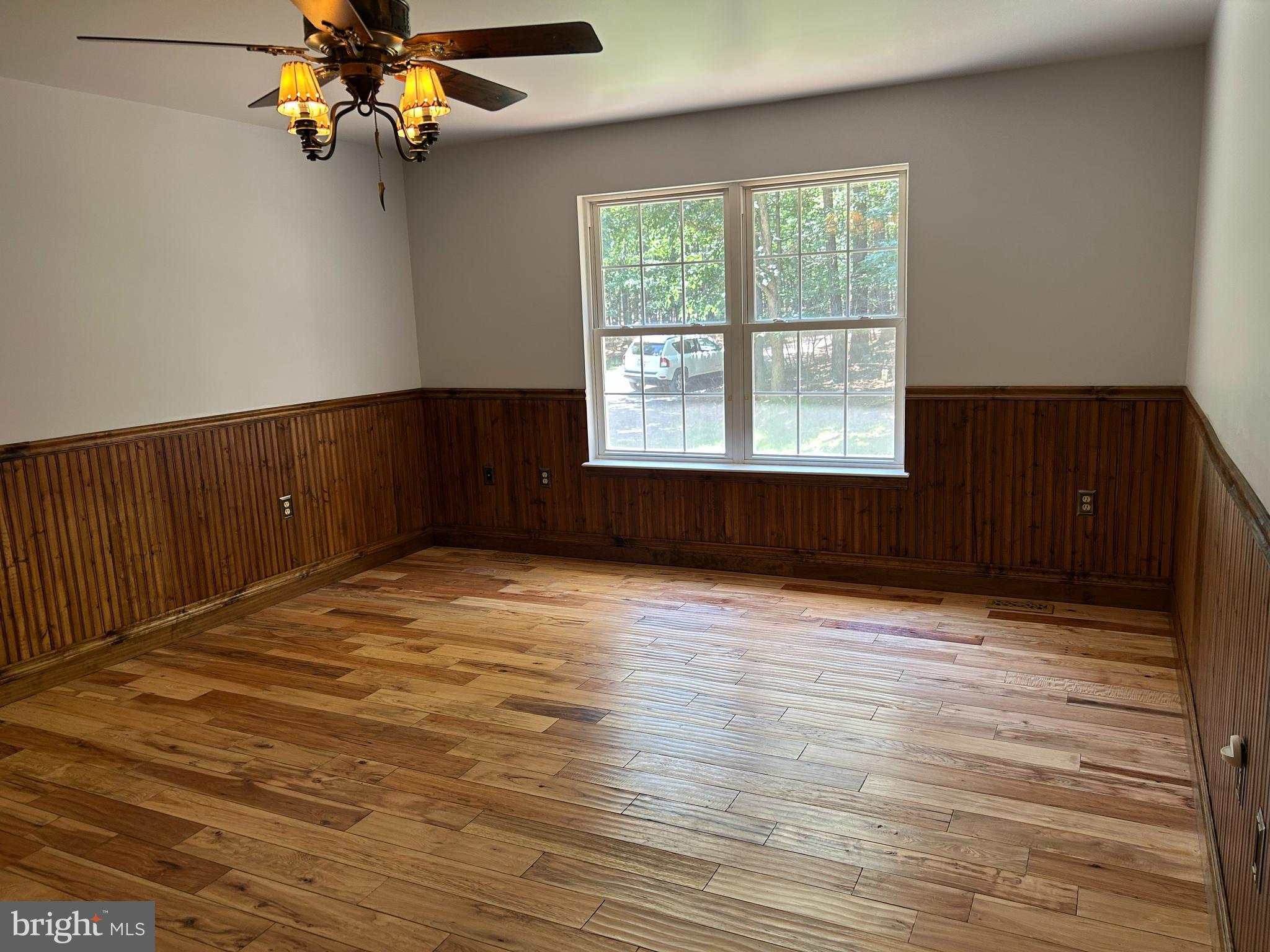 76 Red Burke Road Front Royal, VA 22630 - Photo 5 of 59 Living