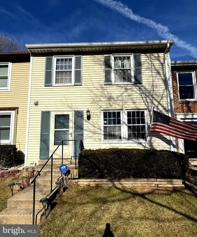 $634,900 | 9920 Oakdale Woods Court, Vienna, VA 22181