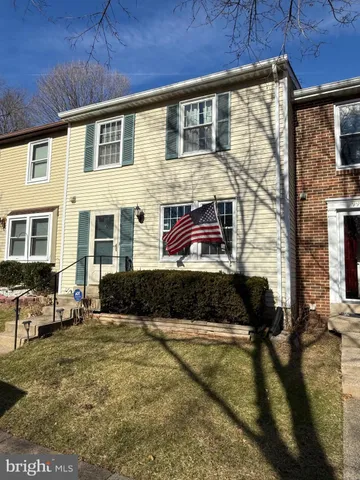 $634,900 | 9920 Oakdale Woods Court, Vienna, VA 22181