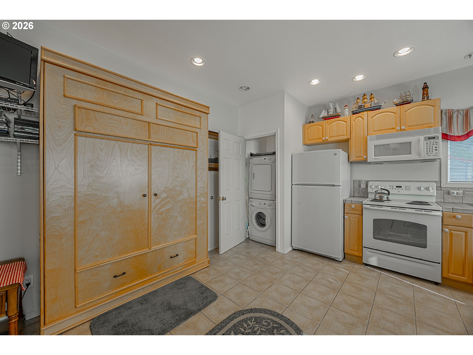 18 Pine Lane Lakeside, OR 97449 - Photo 11 of 33 a bathroom with a shower and a sink