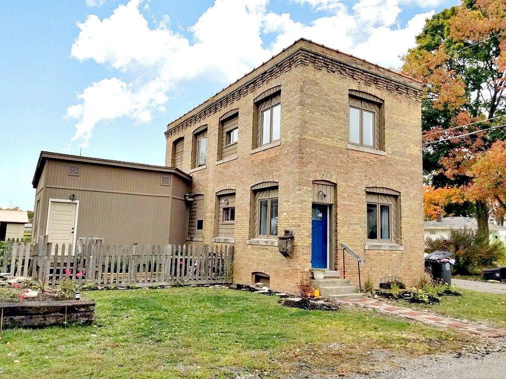 1902 Howell Street Fort Wayne, IN 46808 - Photo 1 of 29 Gallery Image 1
