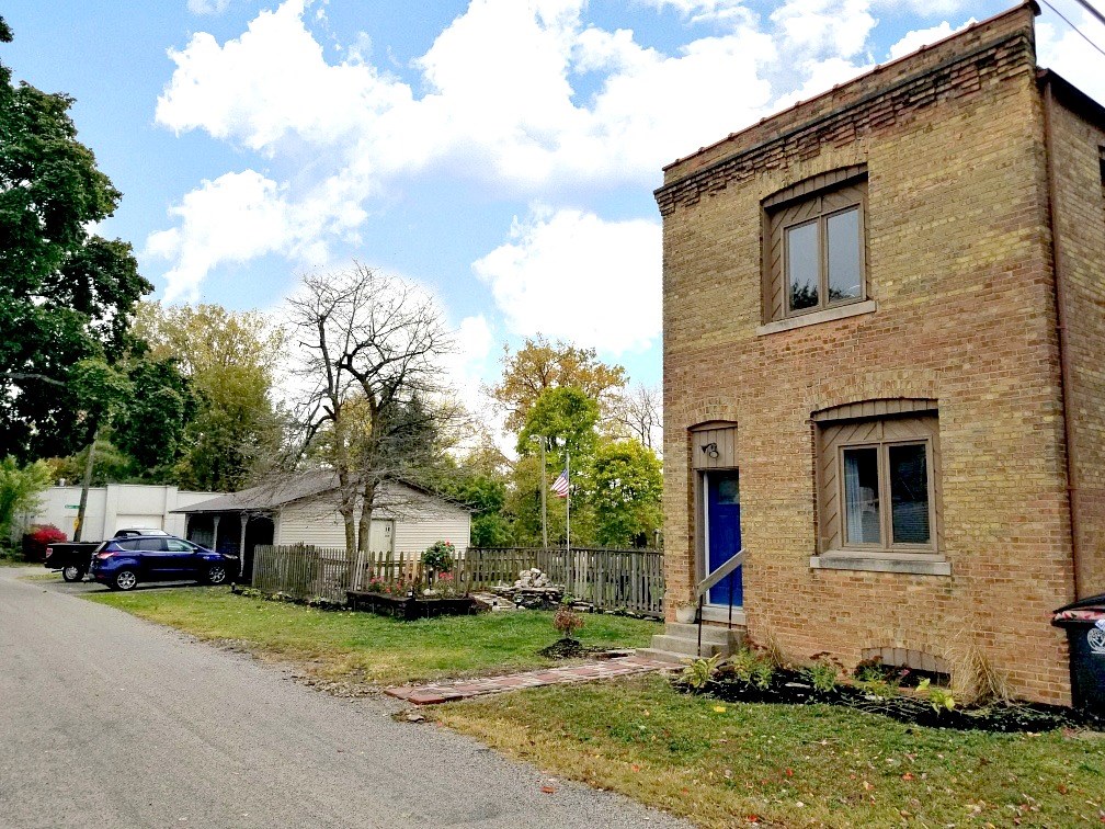 1902 Howell Street Fort Wayne, IN 46808 - Photo 3 of 29 Gallery Image 3