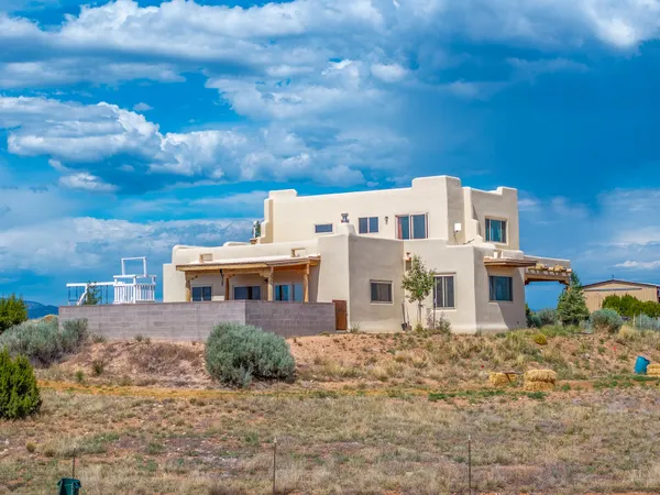 $850,000 | 15 Deer Tank Road, Santa Fe, NM 87508