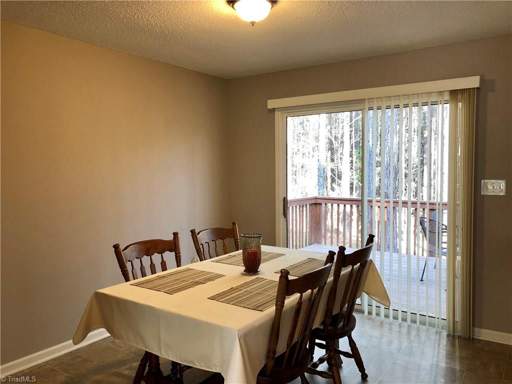 2953 Rockcrusher Road Lexington, NC 27292 - Photo 11 of 23 Dining area with sliding doors