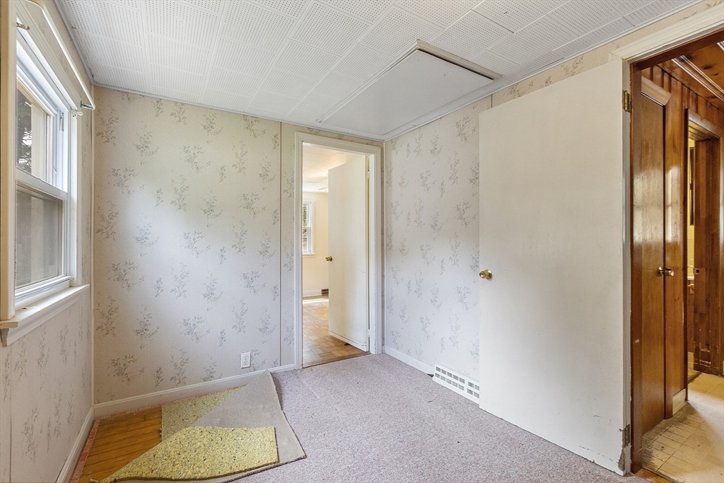 31 Birch Road Westford, MA 01886 - Photo 19 of 42 a view of small space