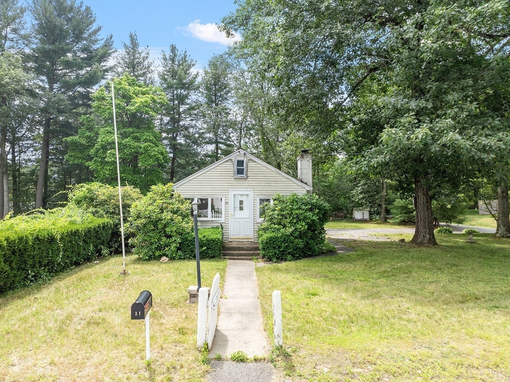 31 Birch Road Westford, MA 01886 - Photo 2 of 42 a view of a garden with plants