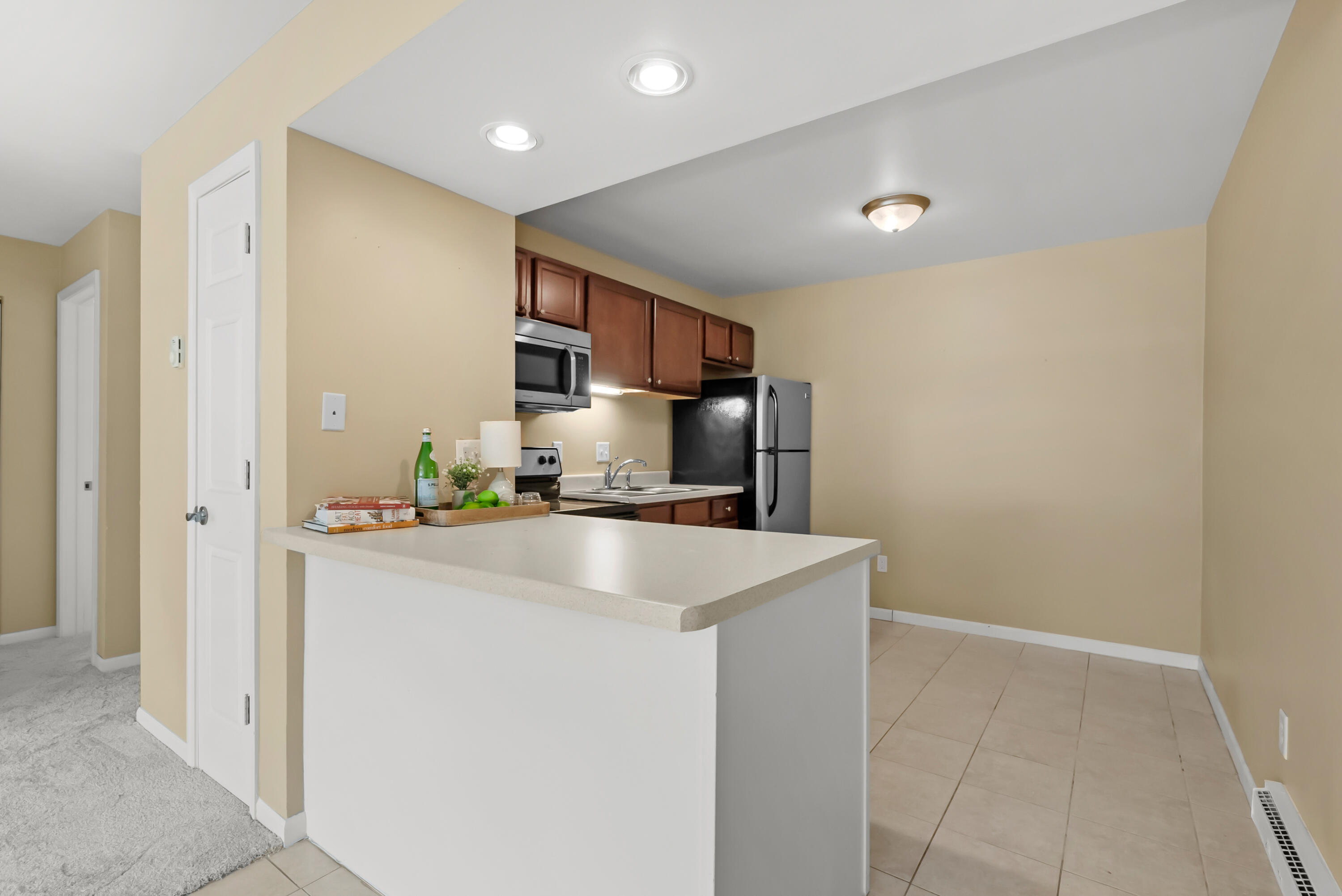756 West Kilgore Road, Unit 306 Kalamazoo, MI 49008 - Photo 9 of 24 Kilgore Rd W 756 Unit 306 Kalamazoo 4900