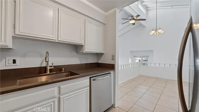 $765,000 | 2600 West Segerstrom Avenue, Unit D, Santa Ana, CA 92704