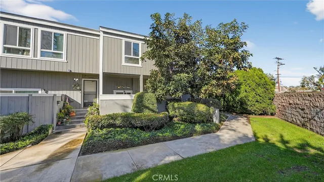 $765,000 | 2600 West Segerstrom Avenue, Unit D, Santa Ana, CA 92704