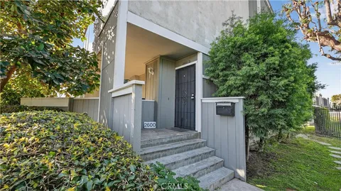 $735,000 | 2600 West Segerstrom Avenue, Unit D, Santa Ana, CA 92704