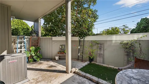$735,000 | 2600 West Segerstrom Avenue, Unit D, Santa Ana, CA 92704