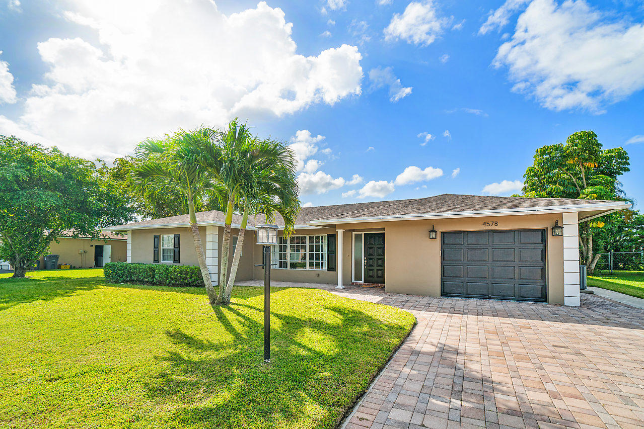 4578 Addison Street Boca Raton, FL 33428 - Photo 4 of 32 003-4578AddisonSt-BocaRaton-FL-small