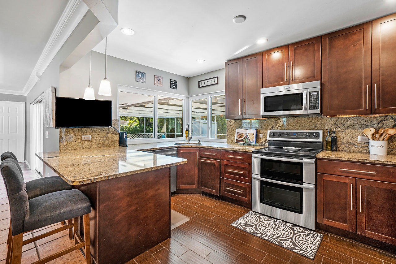 4578 Addison Street Boca Raton, FL 33428 - Photo 8 of 32 009-4578AddisonSt-BocaRaton-FL-small
