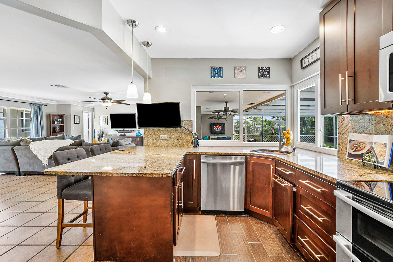 4578 Addison Street Boca Raton, FL 33428 - Photo 10 of 32 011-4578AddisonSt-BocaRaton-FL-small