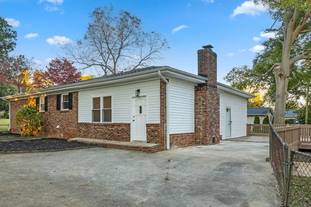 $400,000 | 104 Sunline Place, Spartanburg, SC 29307