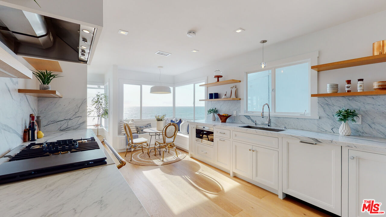 7 Camel Point Drive Laguna Beach, CA 92651 - Photo 17 of 52