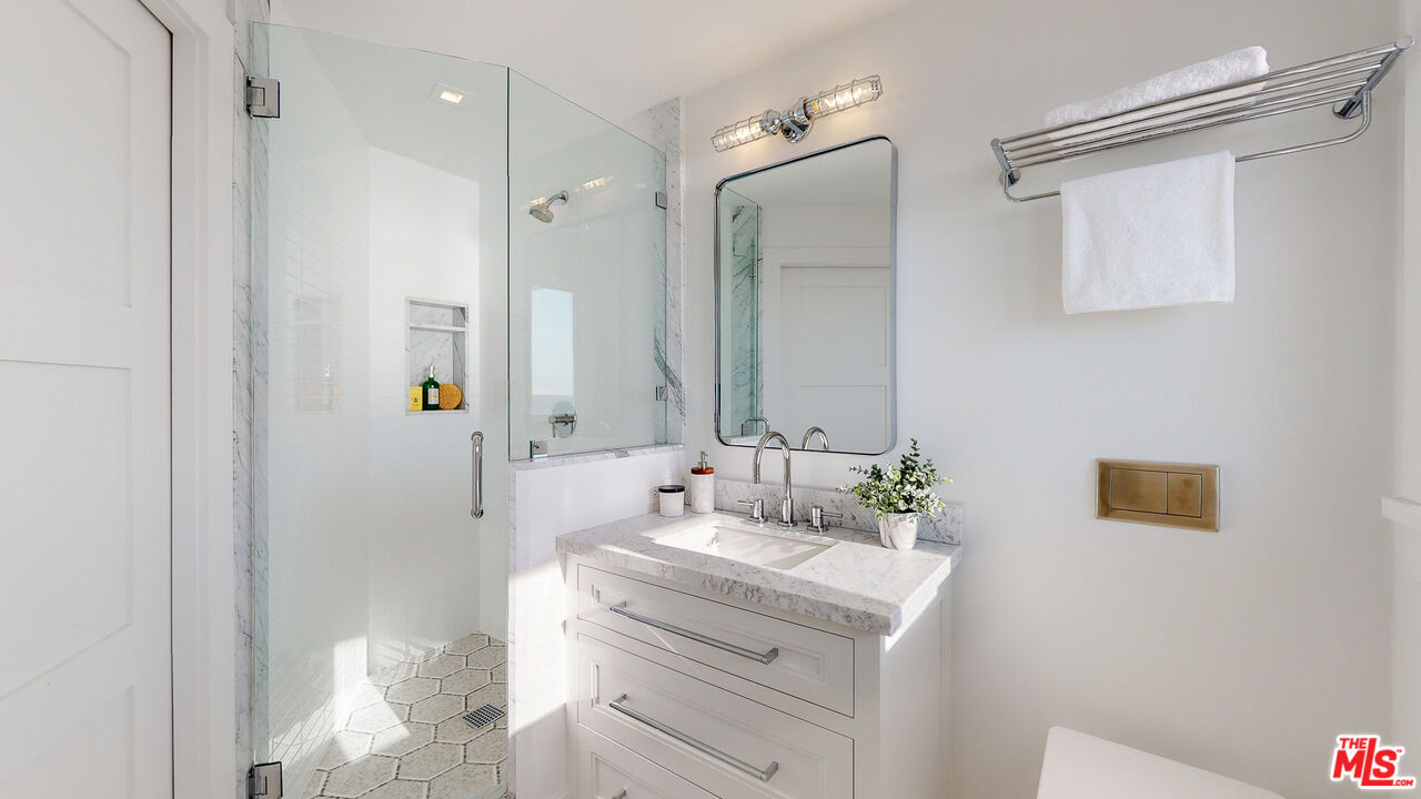 7 Camel Point Drive Laguna Beach, CA 92651 - Photo 26 of 52