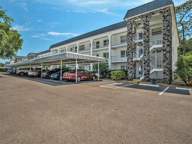 $88,500 | 4801 Airport Road, Unit 118, Zephyrhills, FL 33542