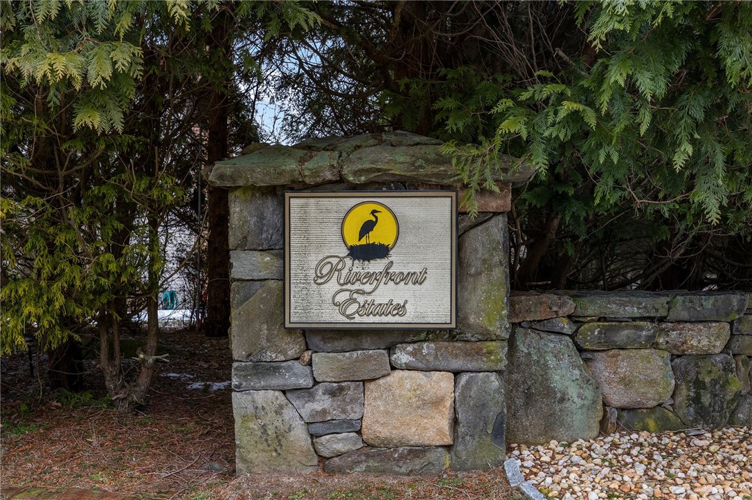 32 Ridge Drive Narragansett, RI 02882 - Photo 2 of 30 Gallery Image 2