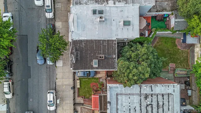 $650,000 | 2040 Washington Avenue | East Tremont