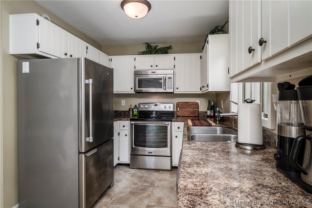 4863 St Marys Road Floyds Knobs, IN 47119 - Photo 18 of 44