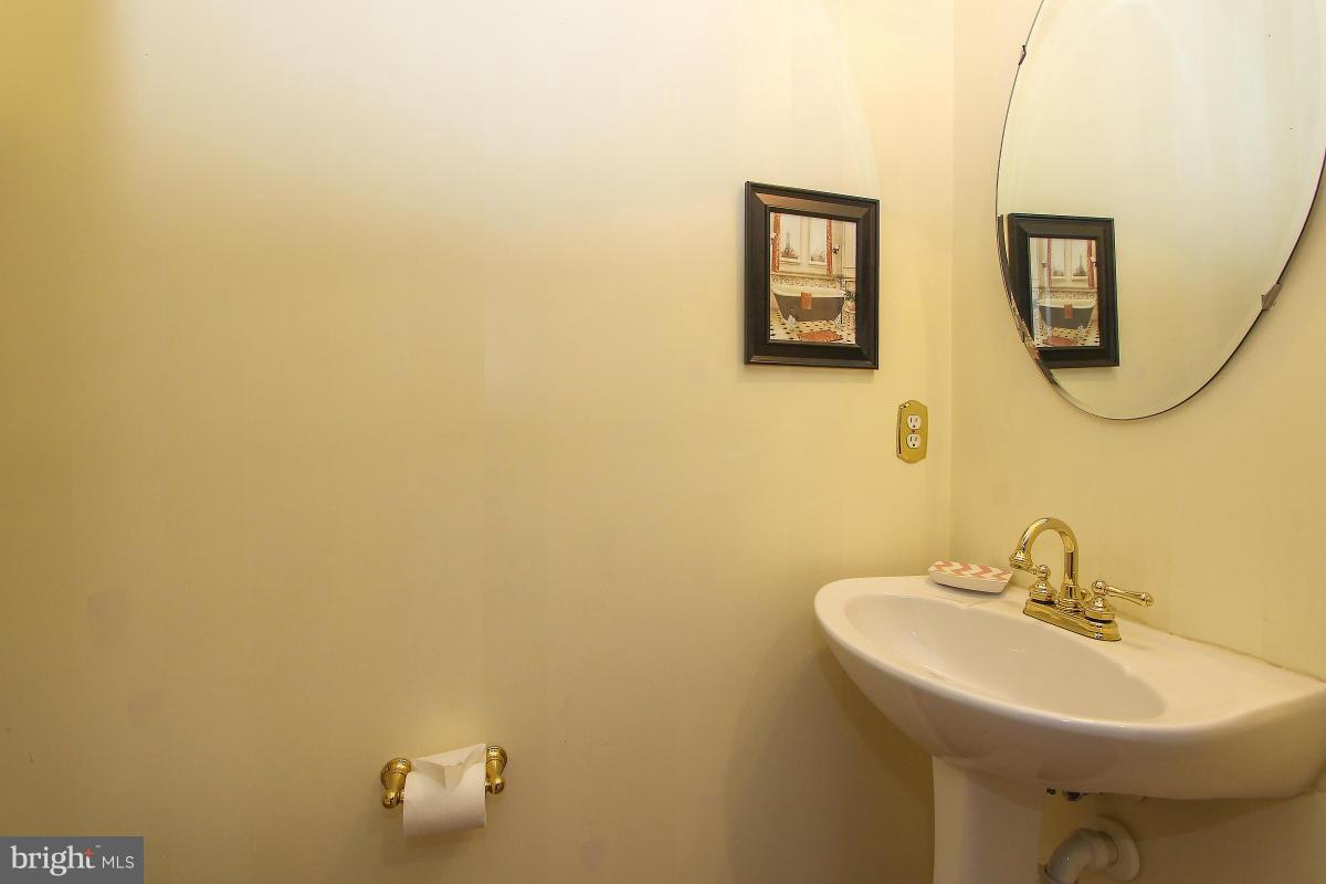 4606 Ripley Manor Terrace Olney, MD 20832 - Photo 7 of 30 Bath