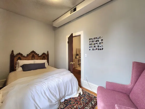 $3,300 | 3765 North Kenmore Avenue, Unit 2E, Chicago, IL 60613