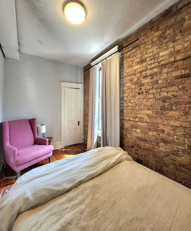 $3,300 | 3765 North Kenmore Avenue, Unit 2E, Chicago, IL 60613