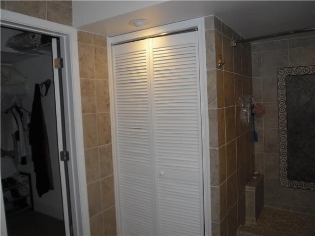 5700 Northwest 2nd Avenue, Unit 405 Boca Raton, FL 33487 - Photo 9 of 13 Master Bath/Spa