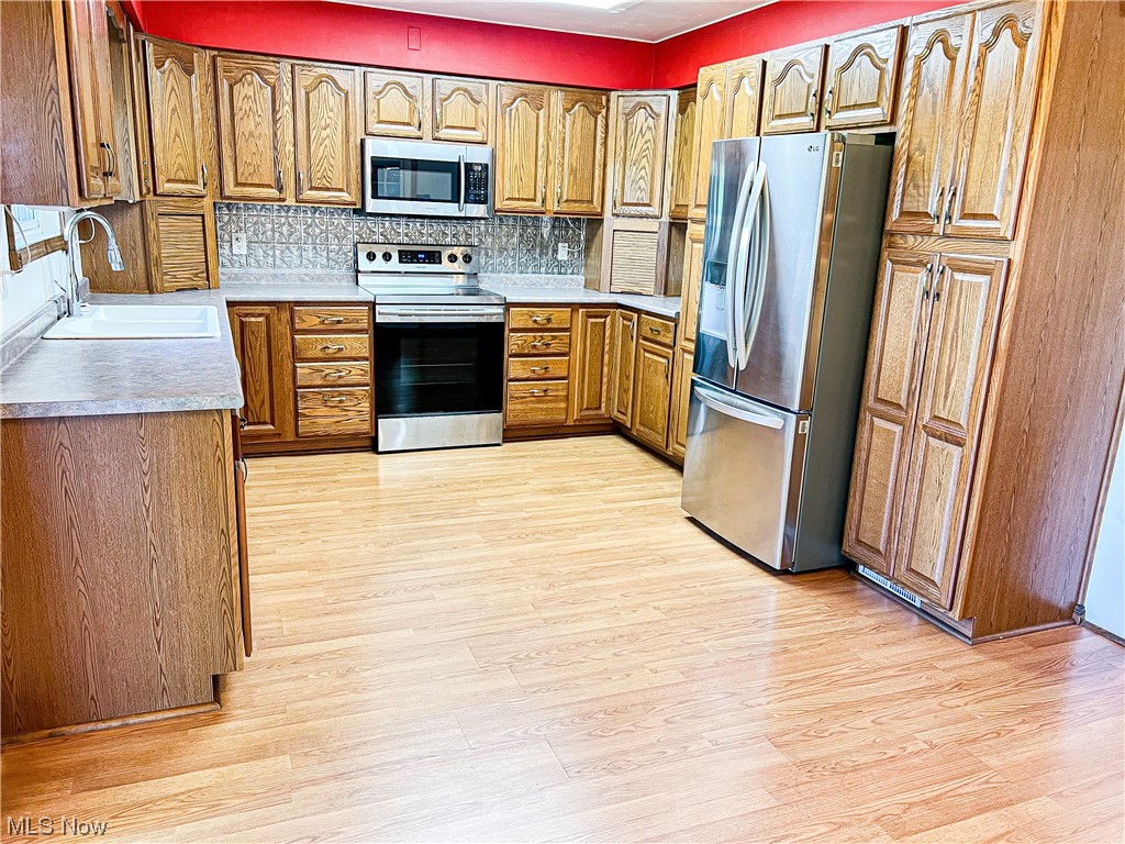 983 Two Ridge Road Steubenville, OH 43953 - Photo 10 of 35 Eat-In Kitchen