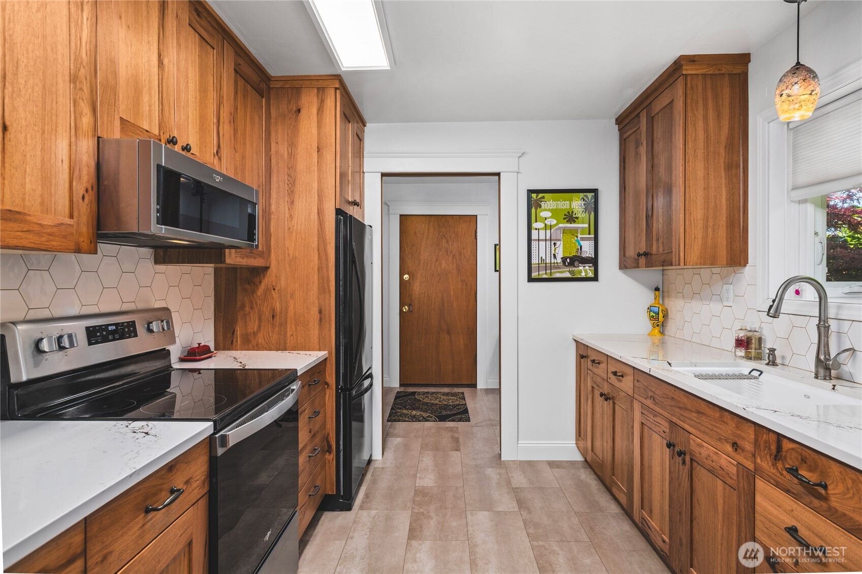 1605 9th Street Anacortes, WA 98221 - Photo 12 of 36