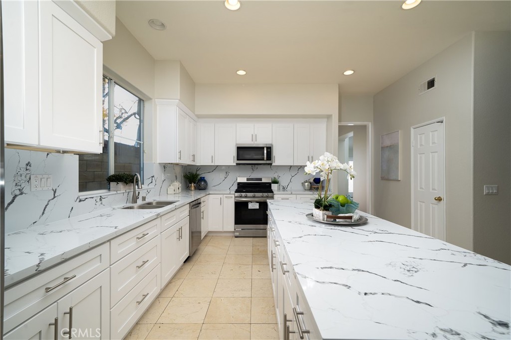 1301 Pinehurst Circle Santa Ana, CA 92706 - Photo 8 of 22