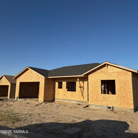 $389,000 | 312 Hogan Street, Sunnyside, WA 98944