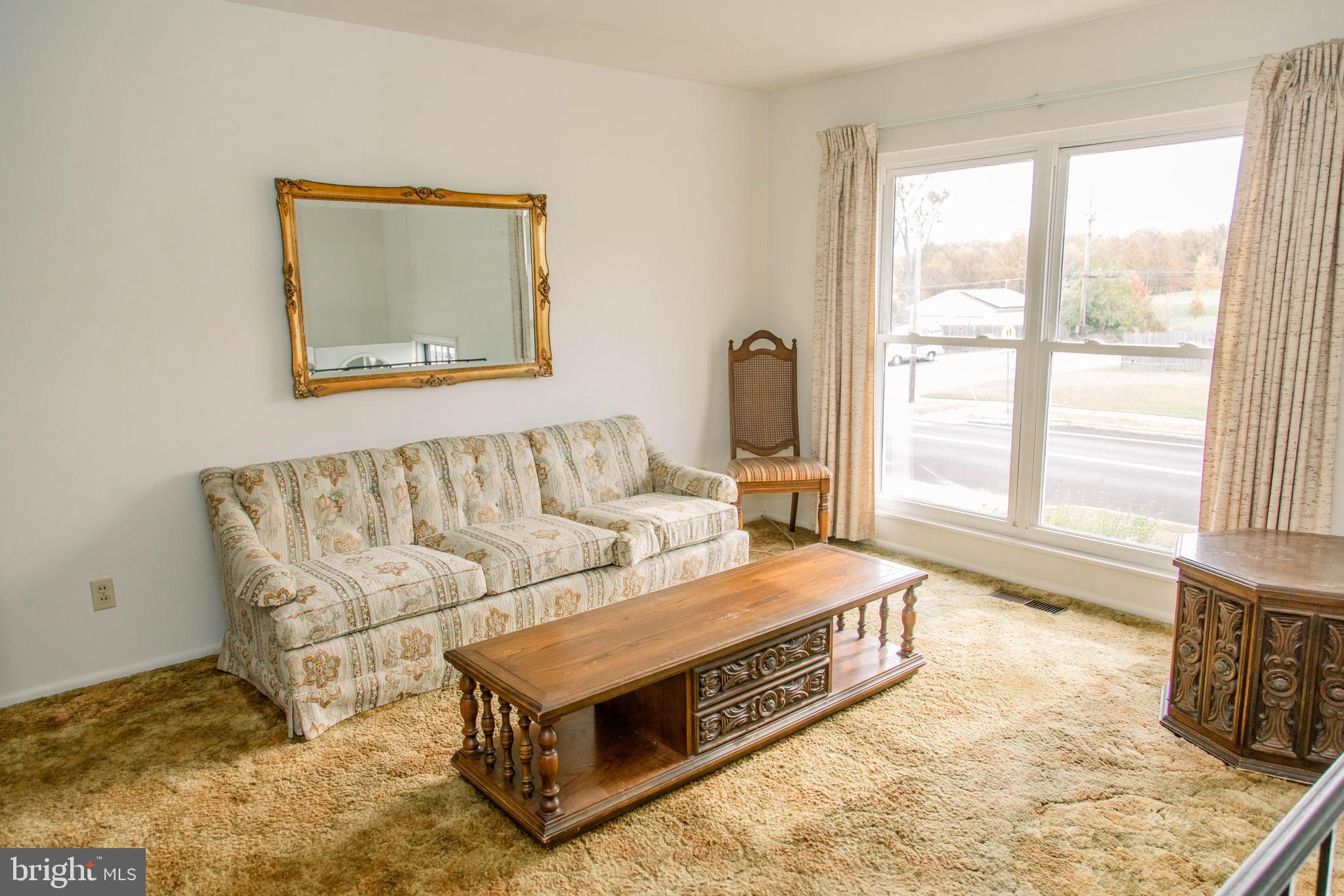 2014 Hanson Road Edgewood, MD 21040 - Photo 2 of 21 Family room