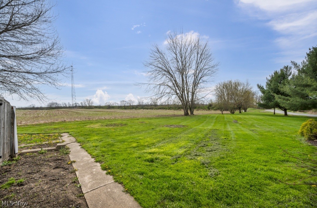 15593 Franchester Road Burbank, OH 44214 - Photo 7 of 25